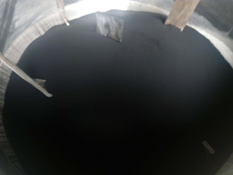 炭黑母粒厂家到我司现场用连续式密炼机，验证母粒连续式密炼机是否能解决粉尘飞扬。